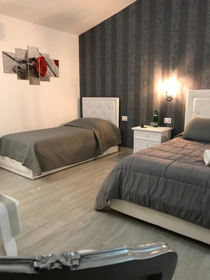 Le Rose Bed & Breakfast Nettuno Bagian luar foto